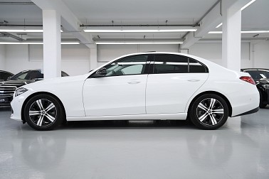 Bild 2: MERCEDES-BENZ C 220 D - NIGHT PACKET BUSINESS PAKET/SCHIEBEDACH/AVANTGARDE/ANHÄNGEKUPPLUNG.