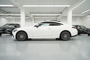 Bild 1: Mercedes-Benz CLE 200/180 coupe-edition amg 1999 cm/2Liter - AMG LINE / leder powerrot / PANORAMA.