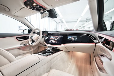 Bild 0: Mercedes-Benz E 200 !mbux superscreen! ! SUPERSCREEN ! 5.200 KM ! avantgarde advanced / Benzin/Petrol