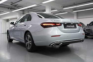 Bild 1: Mercedes Benz E 220 d avantgarde - 2022 EQ BOOST-162KW/220 PS ! NEUE MOTOREN-NEW ENGINE- GENERATION !