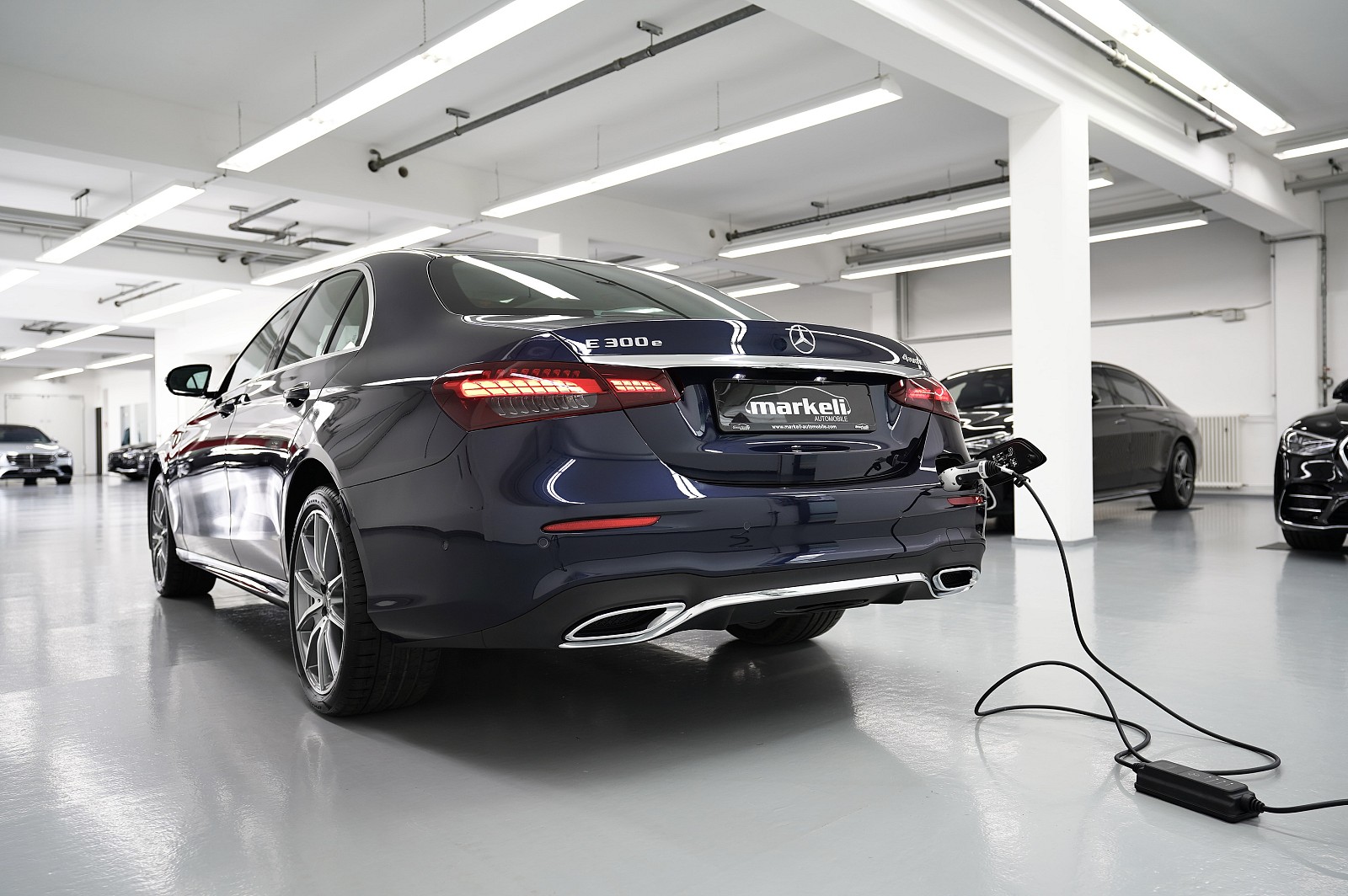 Mercedes-Benz E 300 e 4Matic !amg/M.2022! e/HYBRID - 4X4/ALLRAD-  AMG LINE - schiebdach/Sunroof