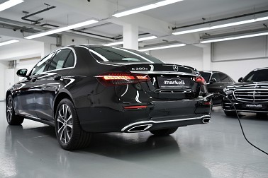 Bild 1: Mercedes Benz E 300 e-HYBRID 4Matic=4X4 Schiebedach/sunroof - multibeam - AVANTGARDE