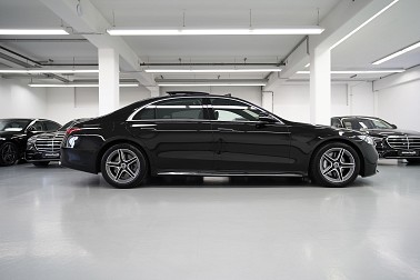 Bild 1: Mercedes- Benz S 500 4 MAtic Lang-AMG ! VOLL/FULL !AMG LINE + EXKLUSIV & CHAUFFEUR PAKET+DRIVE PILOT!.